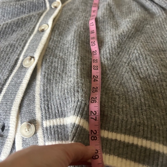 a new day size L grey preppy cardigan. Oversized. Super soft. Warm. Preppy. - Picture 7 of 8